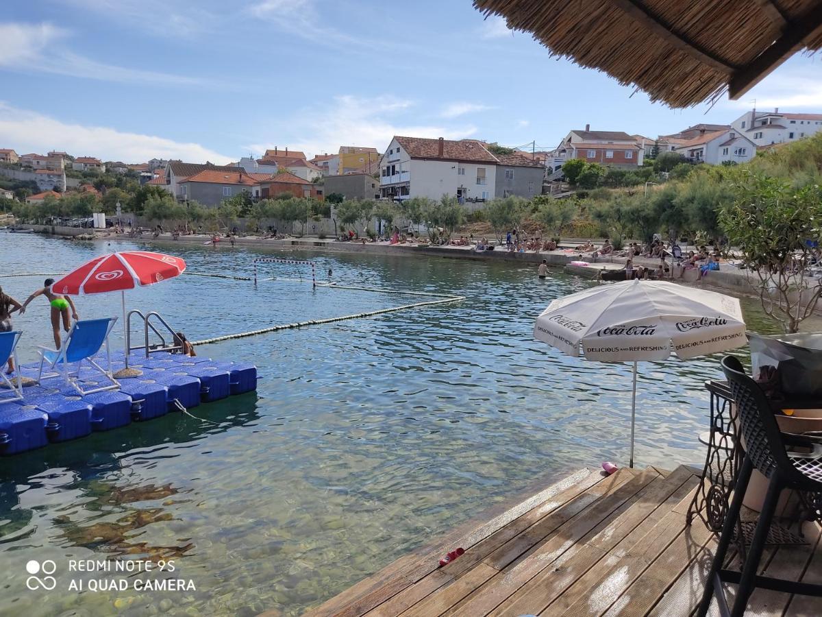 Fina M Studio Apartman Kali Bagian luar foto