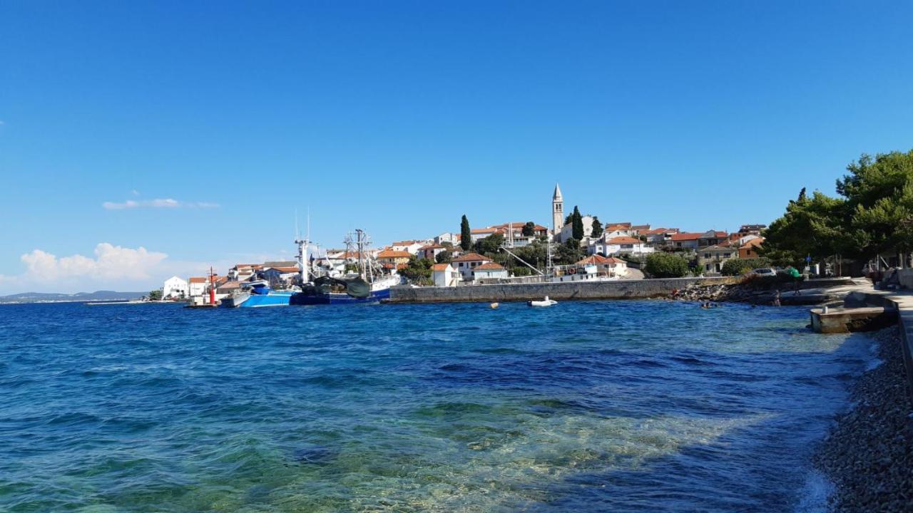 Fina M Studio Apartman Kali Bagian luar foto