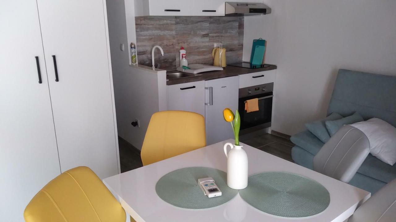 Fina M Studio Apartman Kali Bagian luar foto