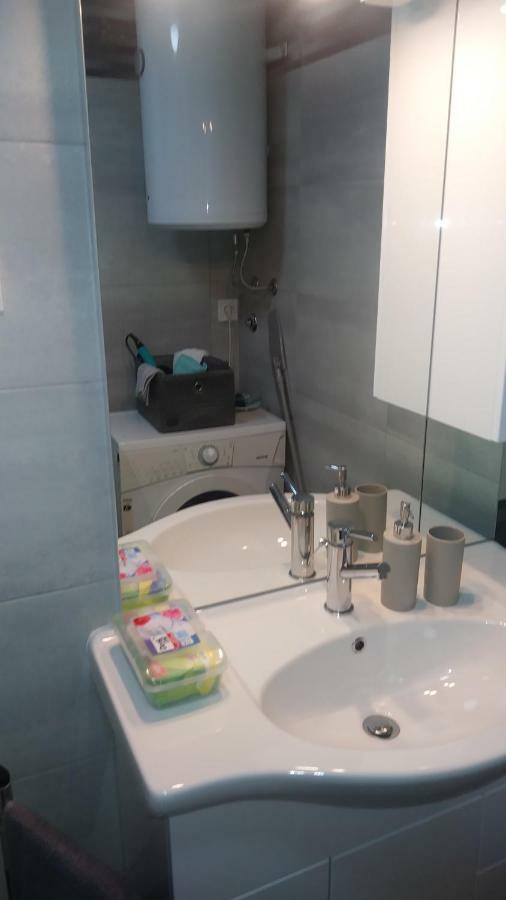 Fina M Studio Apartman Kali Bagian luar foto
